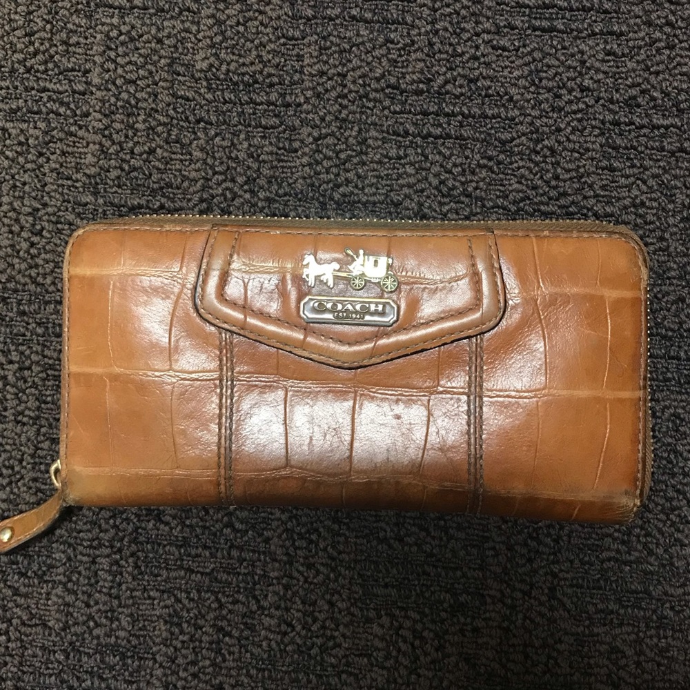 Coach zip wallet